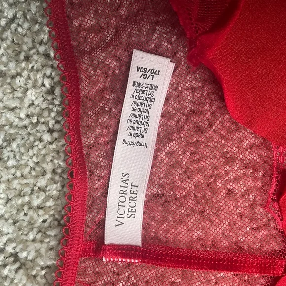 Victoria’s Secret thong - Picture 2 of 3